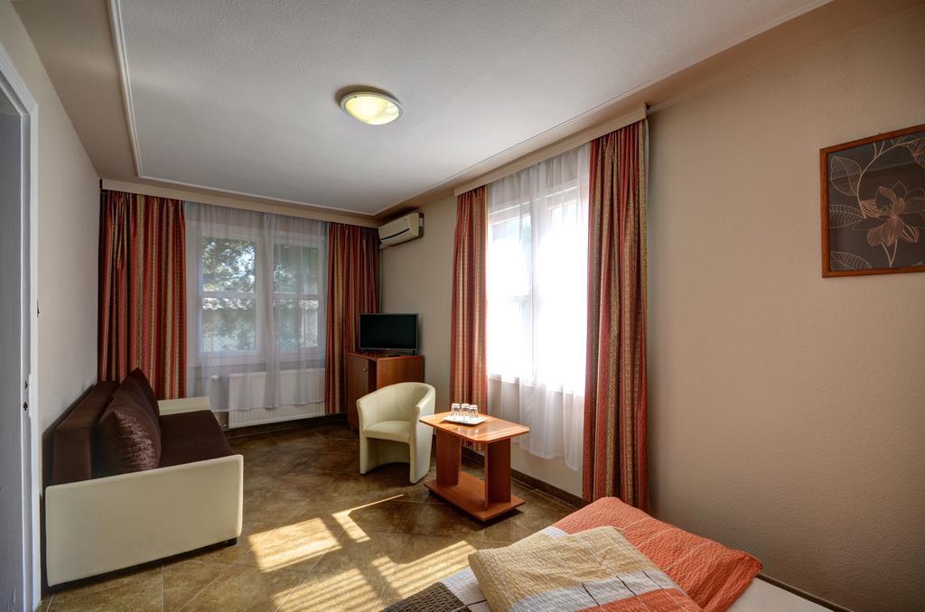 Hotel Roz Szentendre Δωμάτιο φωτογραφία