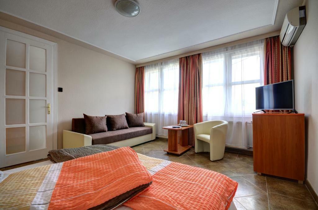 Hotel Roz Szentendre Εξωτερικό φωτογραφία